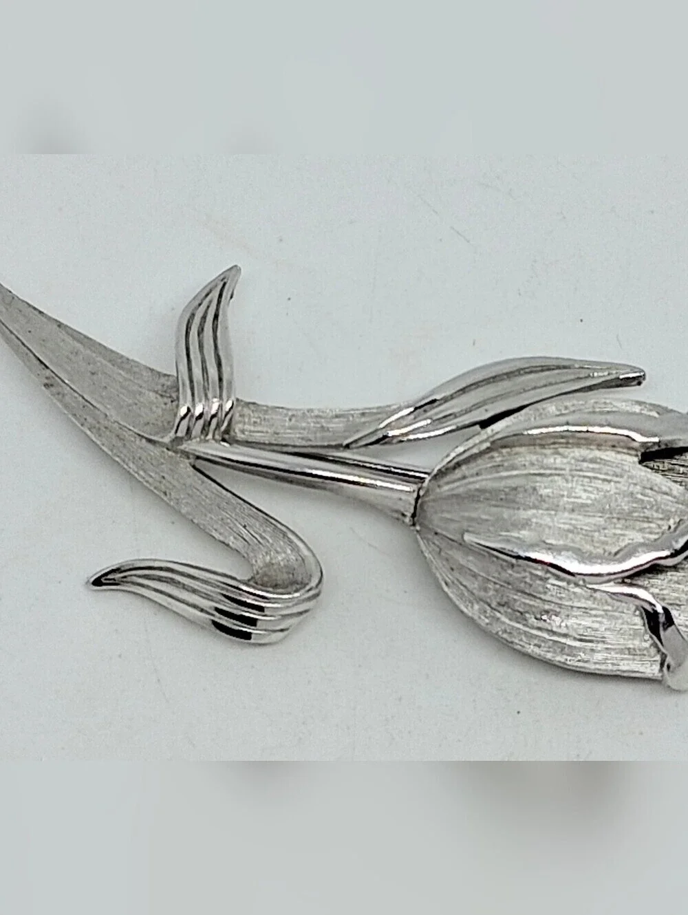 * Vintage Crown Trifari Silver Tone Tulip Flower Pin Brooch